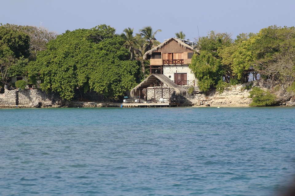 Isla Rosario Cartagena Colombia.jpg