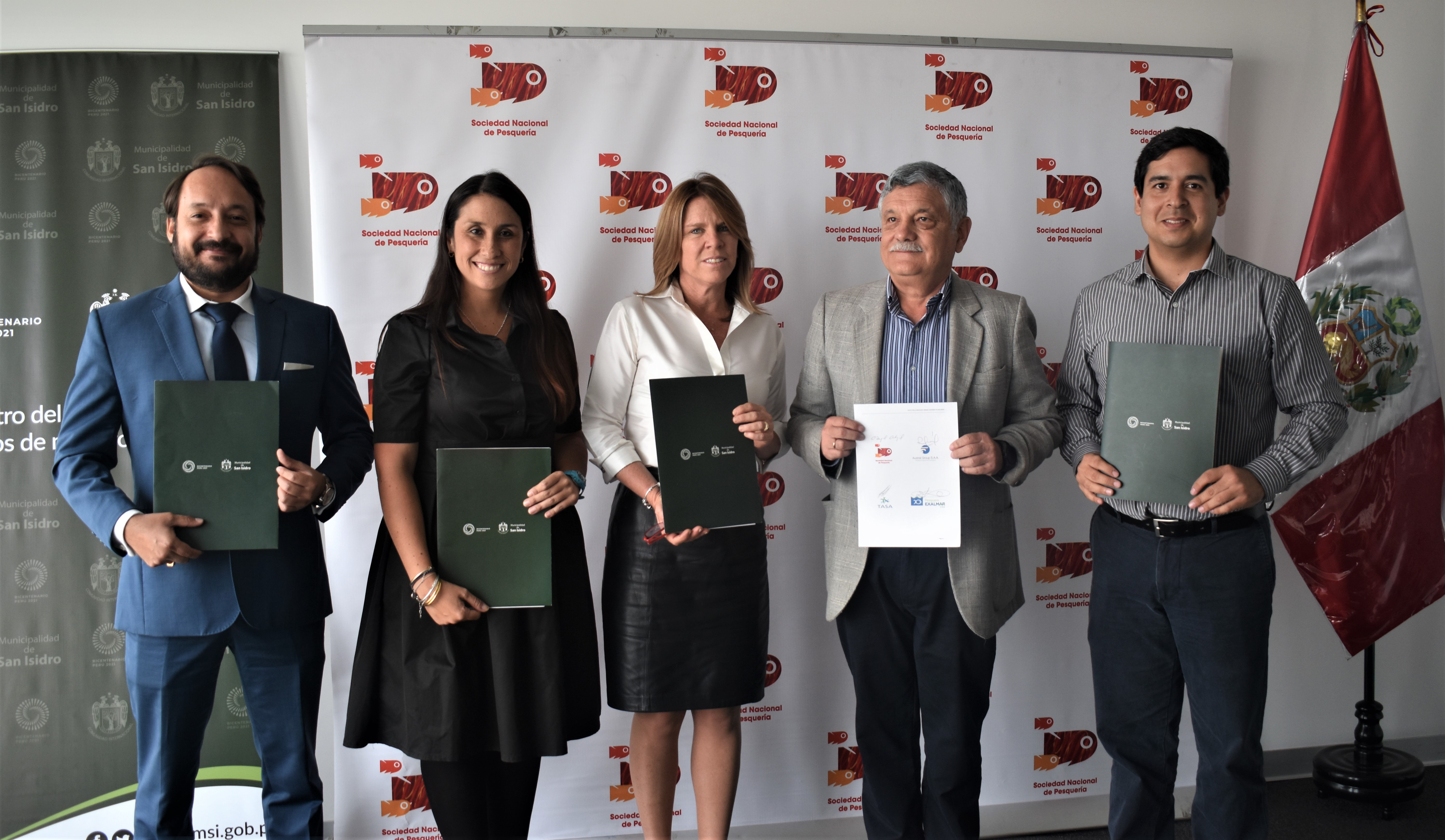 Foto Firma Convenio SNP - Mun San Isidro 29.04.19 II.jpg