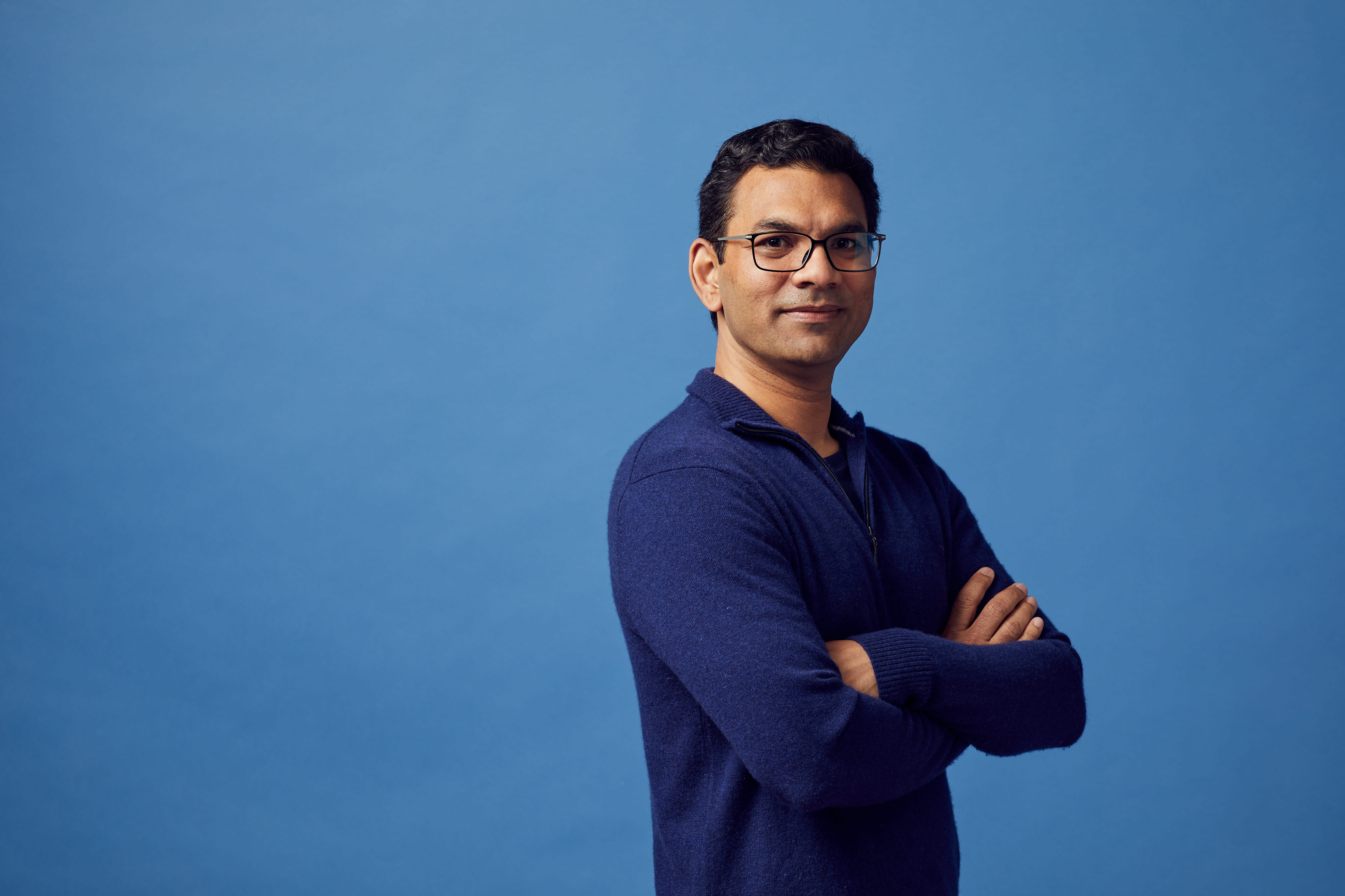 20190719_0124 Sri headshot